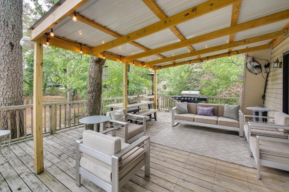Lake Hamilton Cabin Boating Getaway!